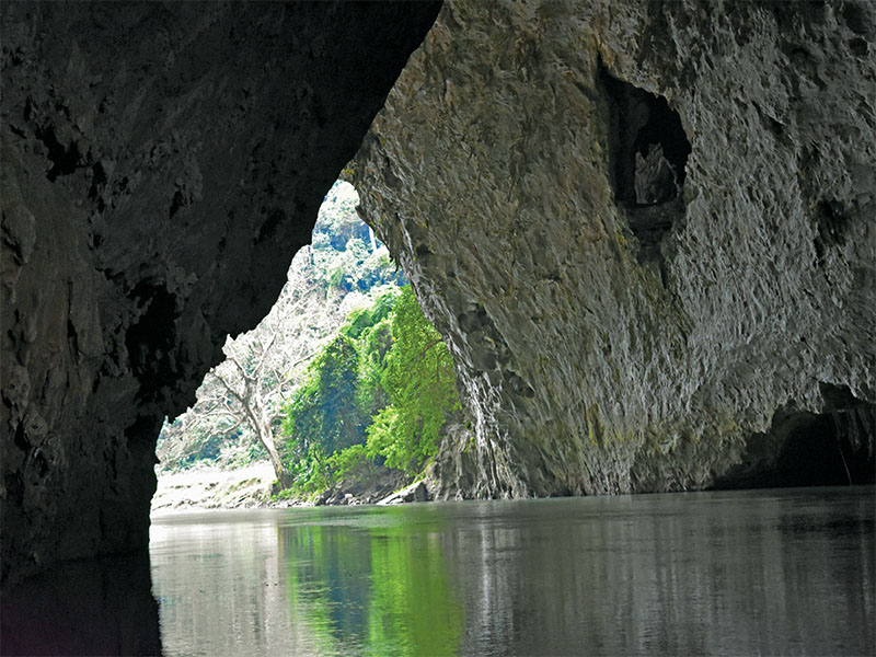 Puong Cave