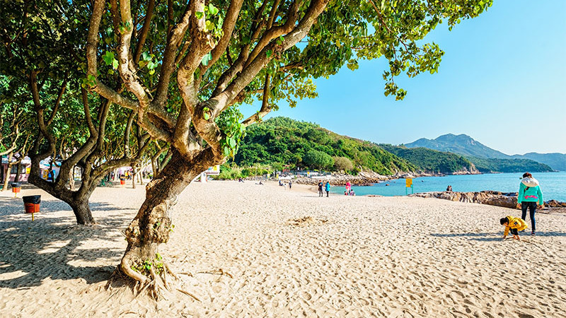 Family activities in Hong Kong - Repulse Bay beach
