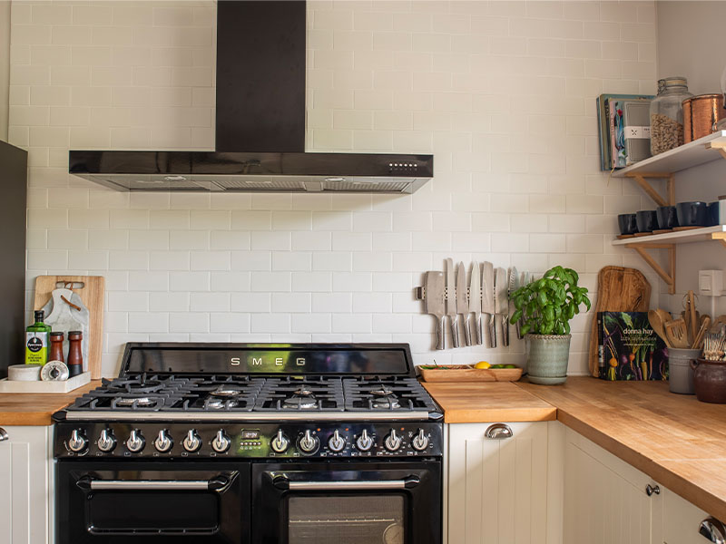 Shui Hau House - kitchen area