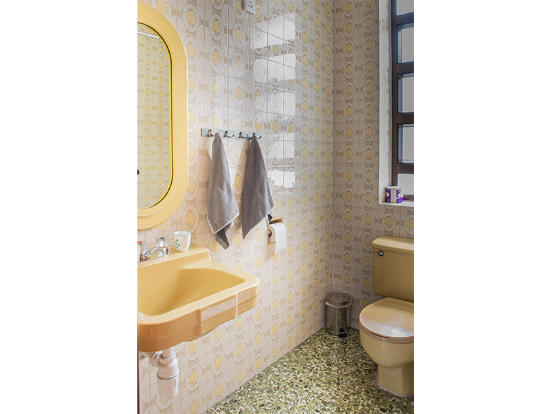 Kowloon home - bathroom