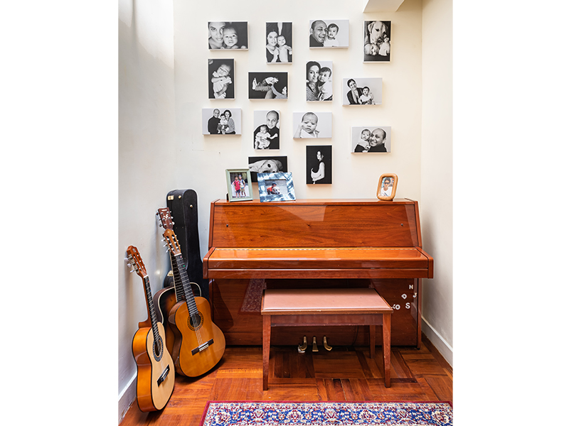 Bhakti Mathur home on the Peak - piano wall