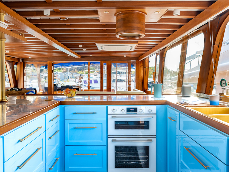 Hong Kong junk boat - kitchen