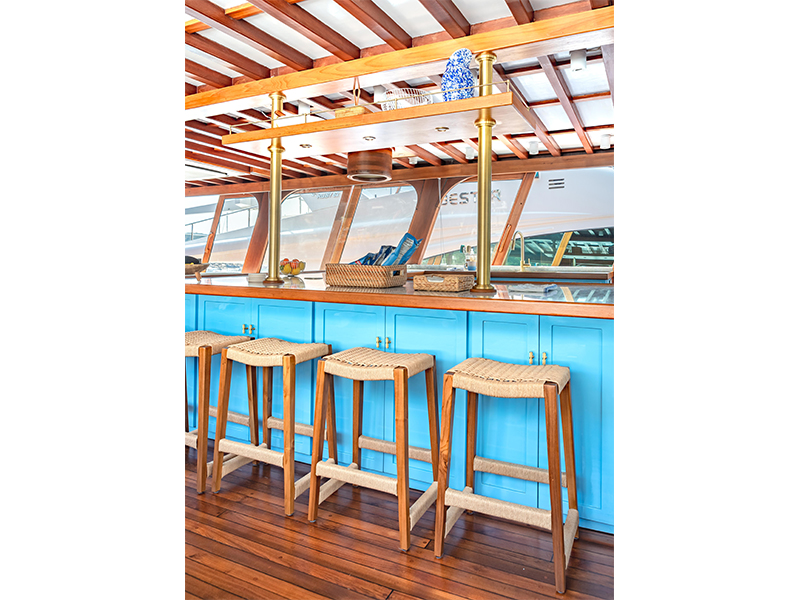 buying a boat - deck of Hong Kong junk boat