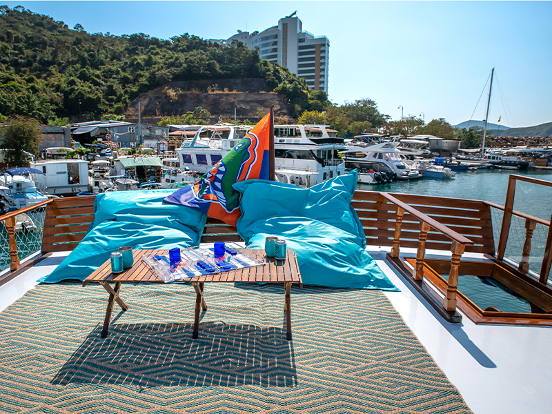 Hong Kong junk boat - deck