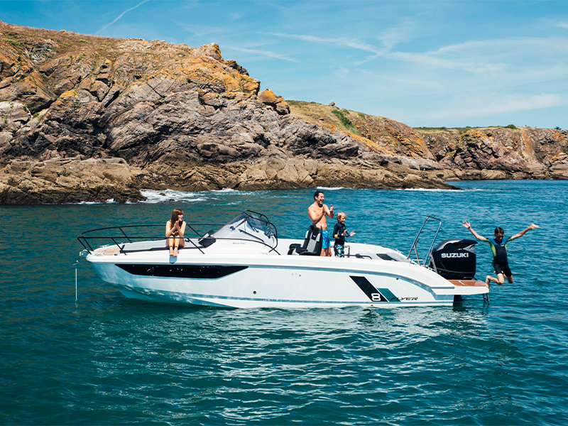 boating in Hong Kong - boats and yachts for sale - Flyer 9 Sundeck