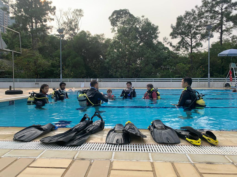 Students training at Coral Monitoring Pool at LPCUWC
