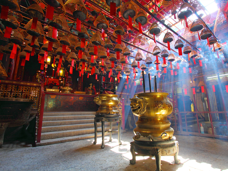 exploring Hong Kong - Man Mo Temple