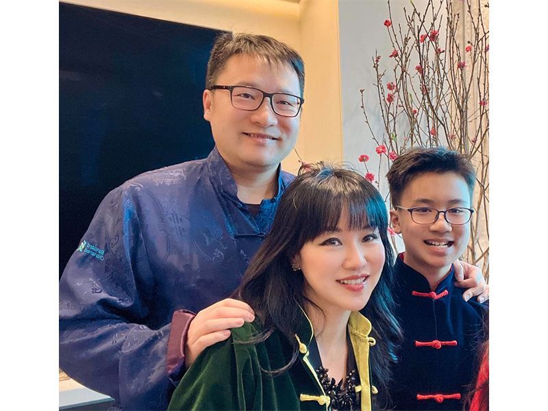 winner of global essay competition with his family for story on how BartyED private tuition helped with his essay writing and academic skills.