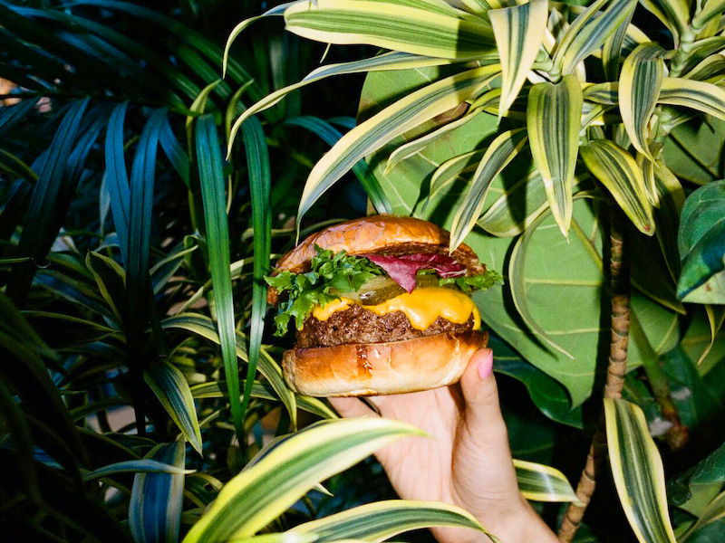 Best burgers Hong Kong - The Classic Burger at Flower Years in Eaton Food Hall 
