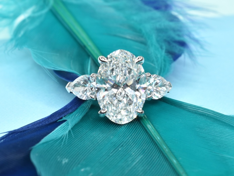 jewellery stores in Hong Kong, gold earrings