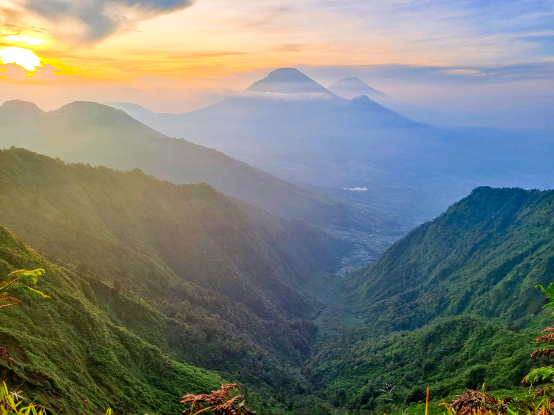 hike in indonesia