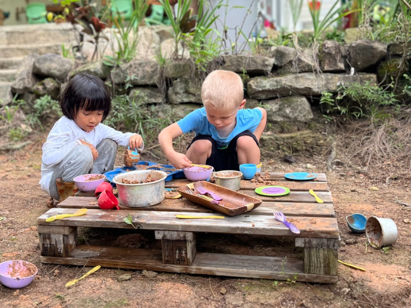 outdoor play experiential learning in leapfrog kindergarten