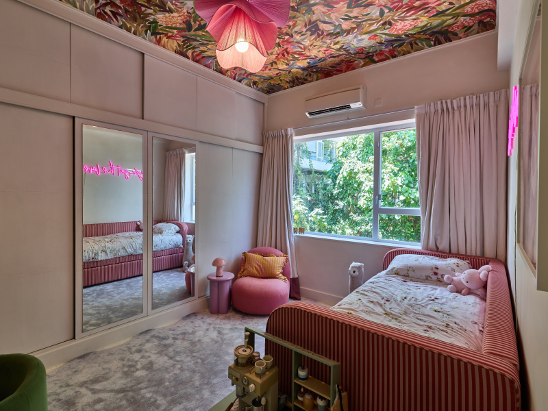 pink room