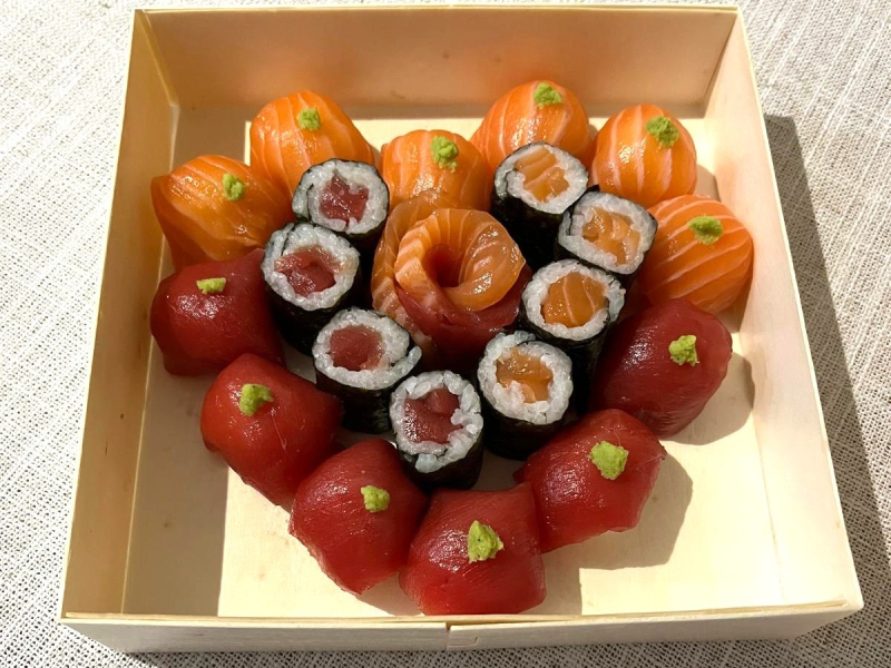 mother's day hong kong heart-shaped sushi 