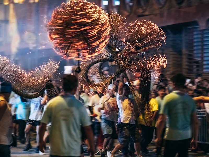 Pok Fu Lam - fire dragon dance