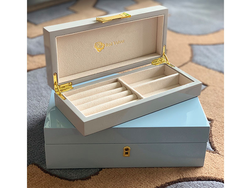 Red velvet home decor - jewellery box