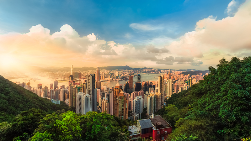 Image of expats living in Hong Kong with spectacular views of the Peak where to live in hong kong